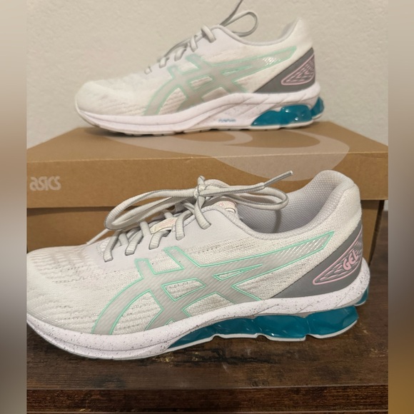 ASICS Gelquantum 180 White Fresh ice in 9.5 worn once - Picture 5 of 15